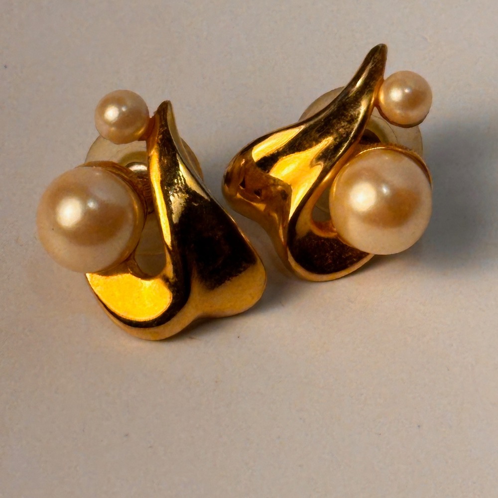 Vintage Faux Pearl Stud Earrings Gold Tone Swirl‎ Statement Minimalist 90s Boho